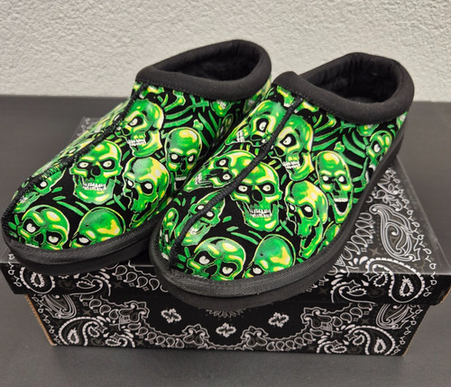 Bravest studios skull - studios, slipper